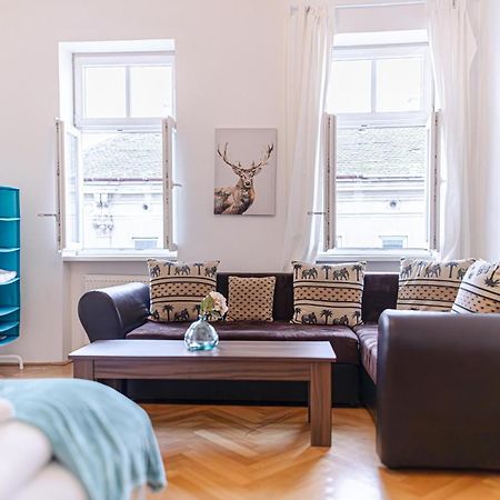 Amazing 2Br City Stay, Wiener Stadthalle Zewnętrze zdjęcie
