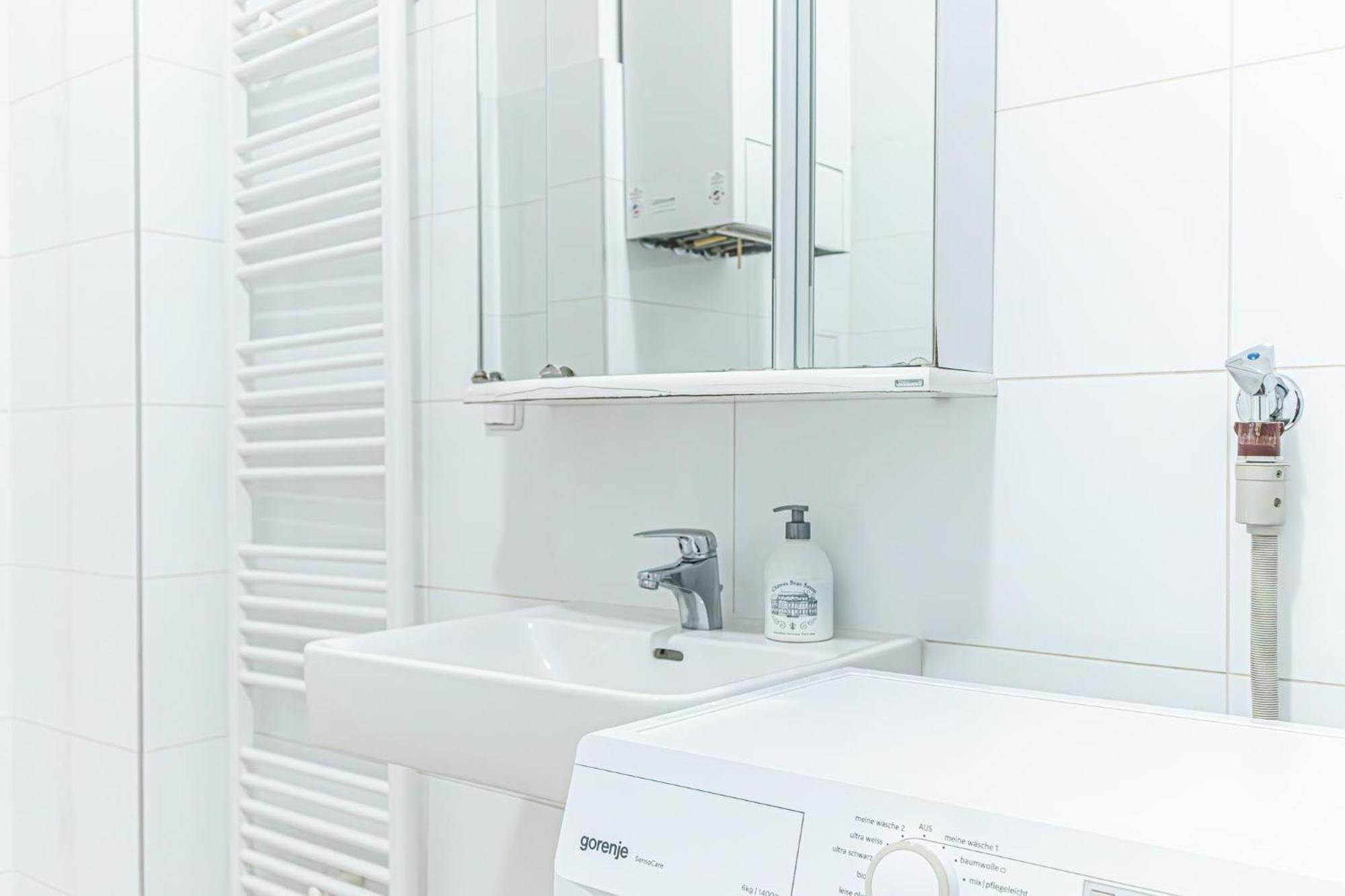 Amazing 2Br City Stay, Wiener Stadthalle Zewnętrze zdjęcie